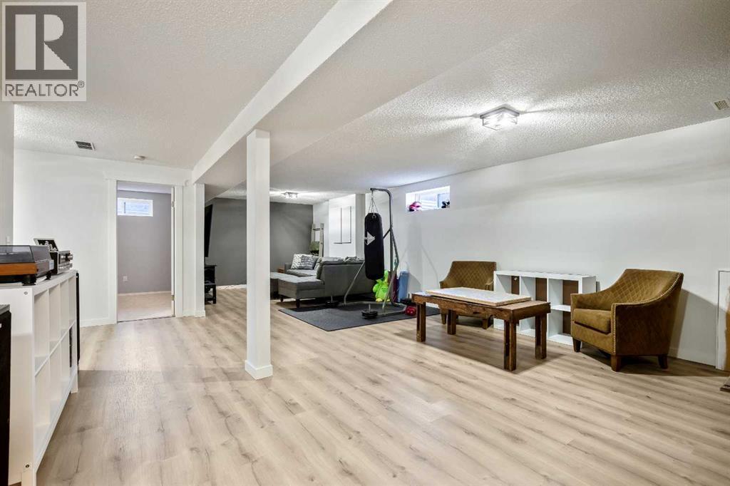 830 Westmount Drive, Strathmore, AB - Indoor