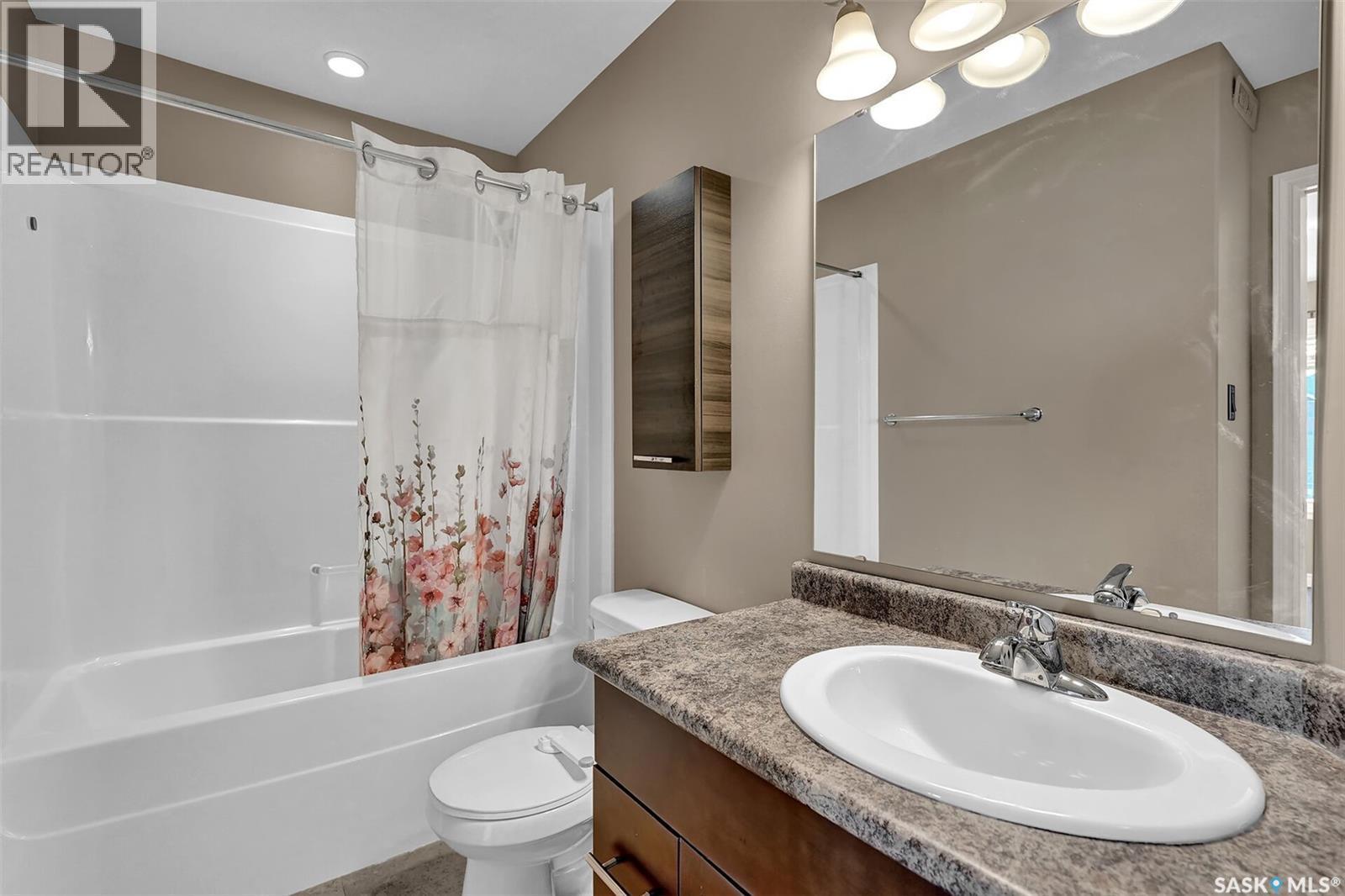 5302 Mitchinson Way, Regina, SK - Indoor Photo Showing Bathroom