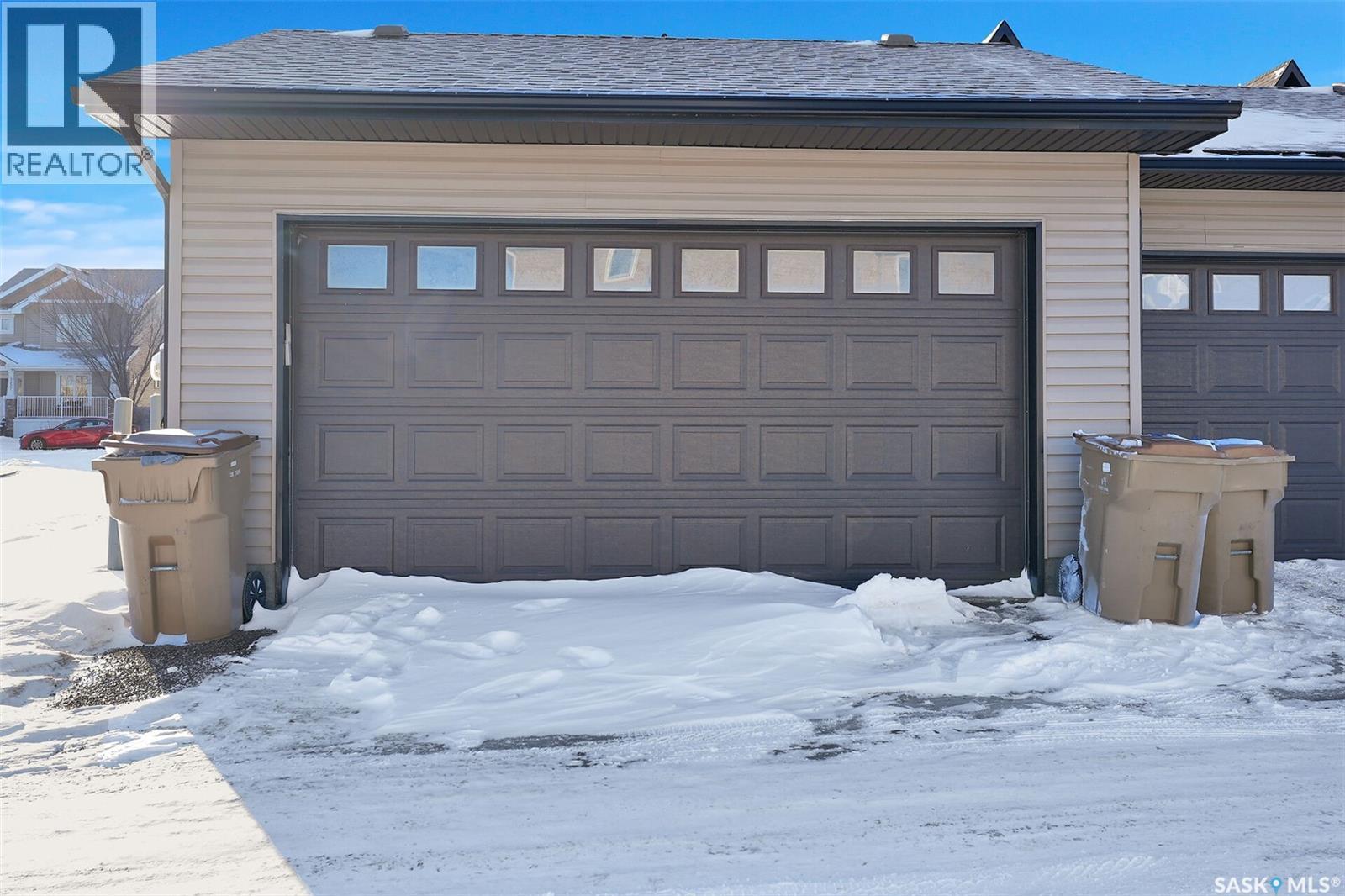 5302 Mitchinson Way, Regina, SK - Outdoor