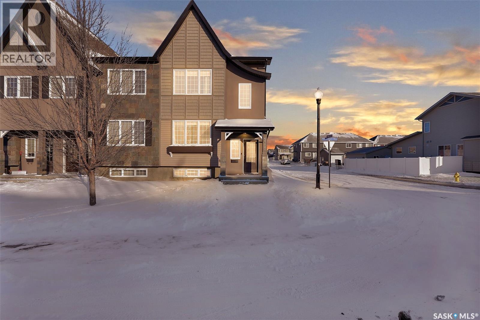 5302 Mitchinson Way, Regina, SK - Outdoor