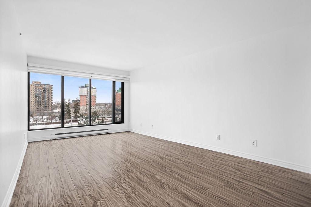 Primary bedroom - 511-4450 Prom. Paton, Laval (Chomedey), QC - Indoor Photo Showing Other Room