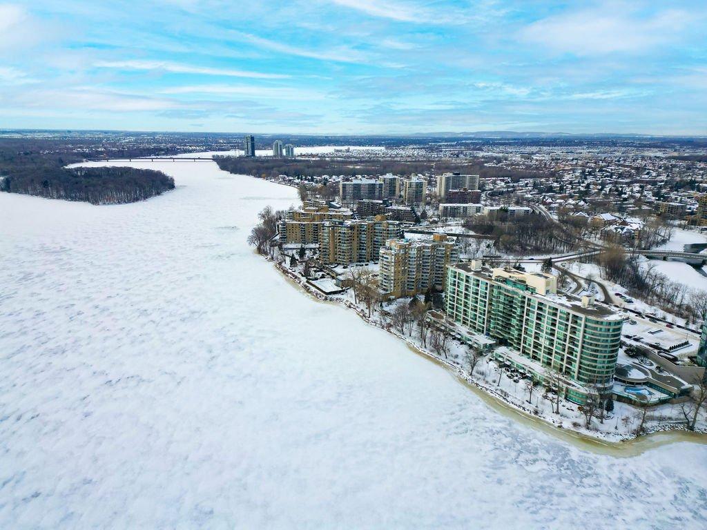 Aerial photo - 511-4450 Prom. Paton, Laval (Chomedey), QC - Outdoor With View