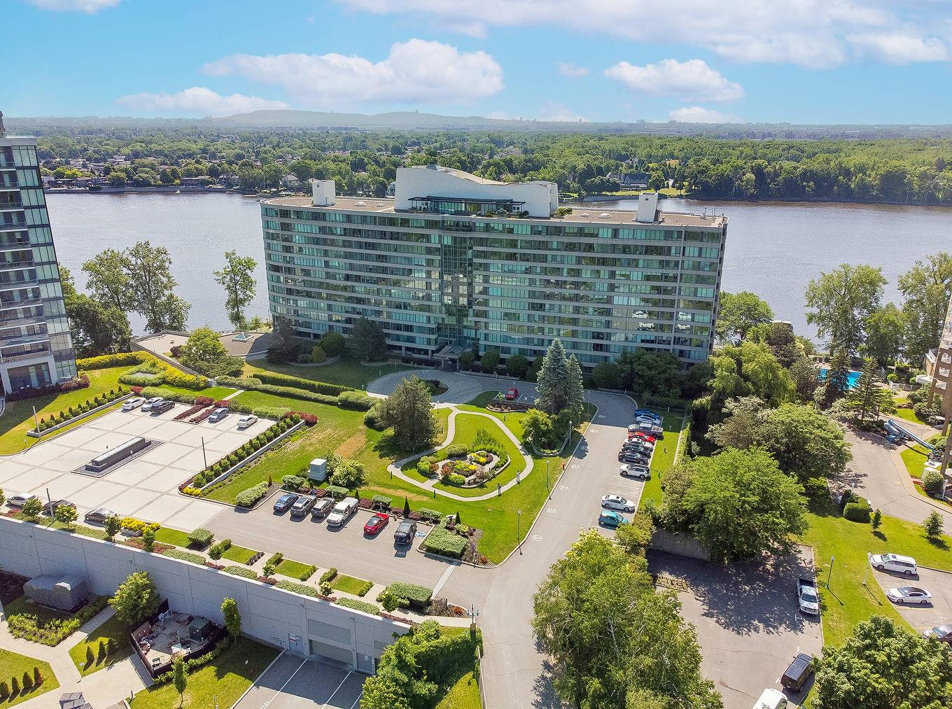 Aerial photo - 511-4450 Prom. Paton, Laval (Chomedey), QC - Outdoor With Body Of Water With View