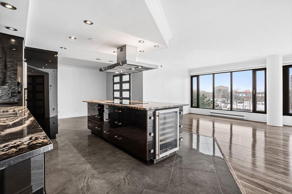 Kitchen - 511-4450 Prom. Paton, Laval (Chomedey), QC - Indoor Photo Showing Other Room