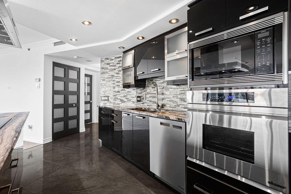 Kitchen - 511-4450 Prom. Paton, Laval (Chomedey), QC - Indoor Photo Showing Kitchen With Upgraded Kitchen