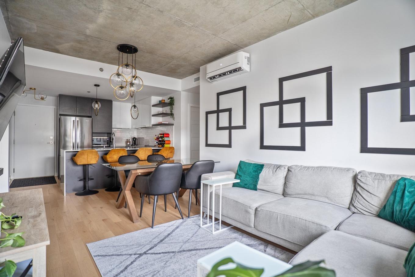 Living room - 210-7275 Rue D'Abancourt, Montréal (Saint-Léonard), QC - Indoor