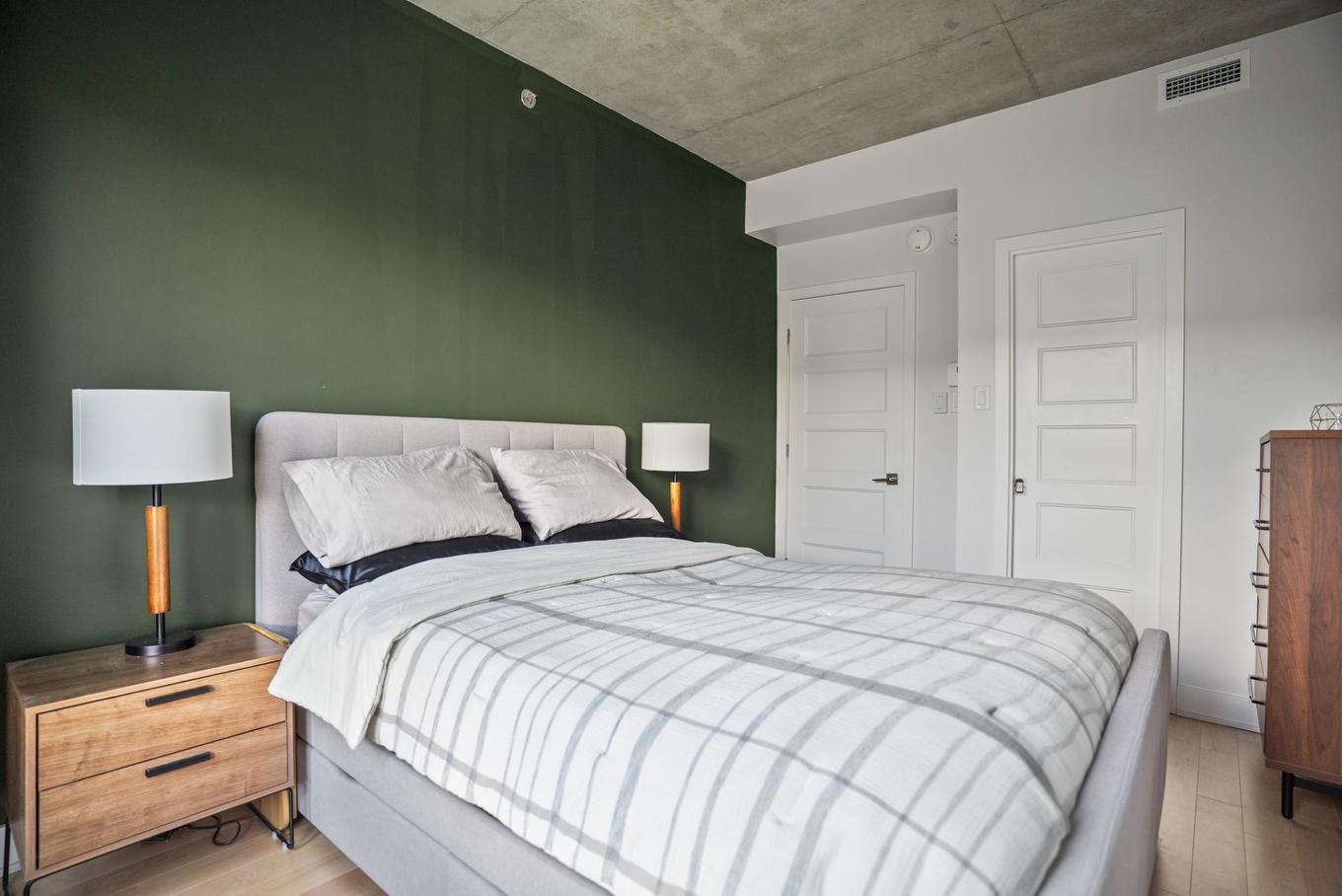 Primary bedroom - 210-7275 Rue D'Abancourt, Montréal (Saint-Léonard), QC - Indoor Photo Showing Bedroom