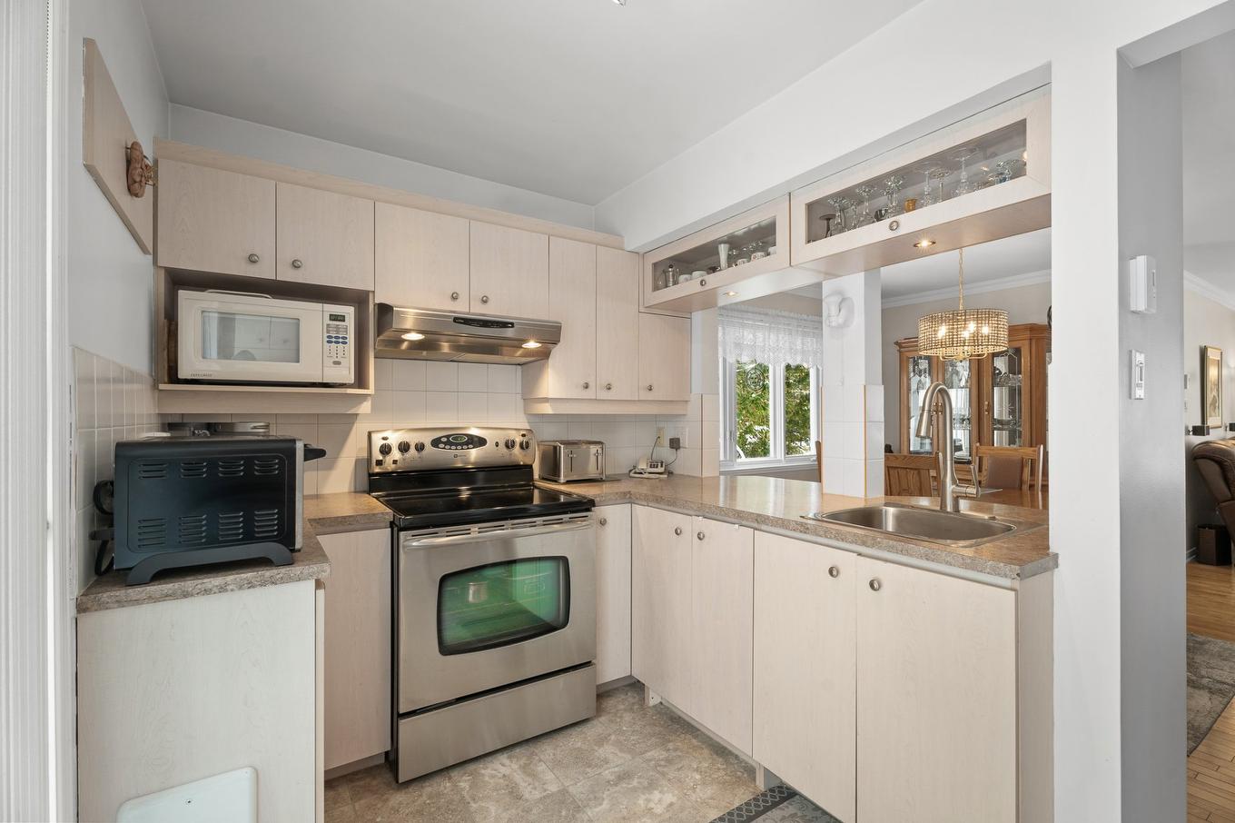 Cuisine - 66 Av. Turcot, Saint-Sauveur, QC - Indoor Photo Showing Kitchen