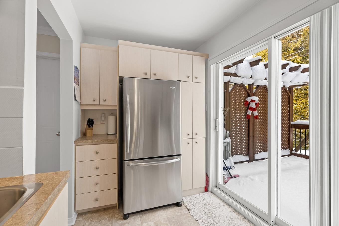 Cuisine - 66 Av. Turcot, Saint-Sauveur, QC - Indoor Photo Showing Kitchen