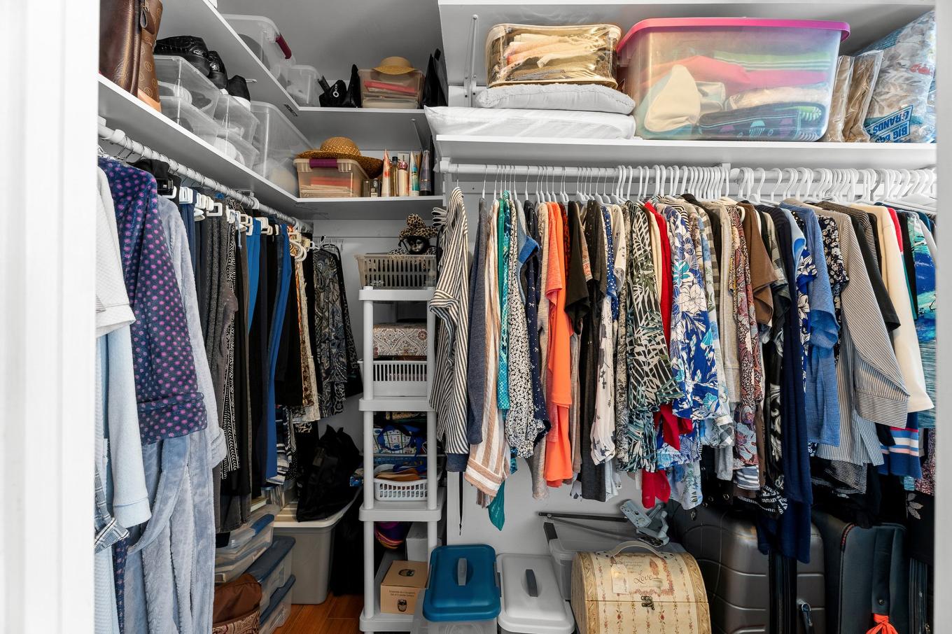 Penderie (Walk-in) - 66 Av. Turcot, Saint-Sauveur, QC - Indoor With Storage