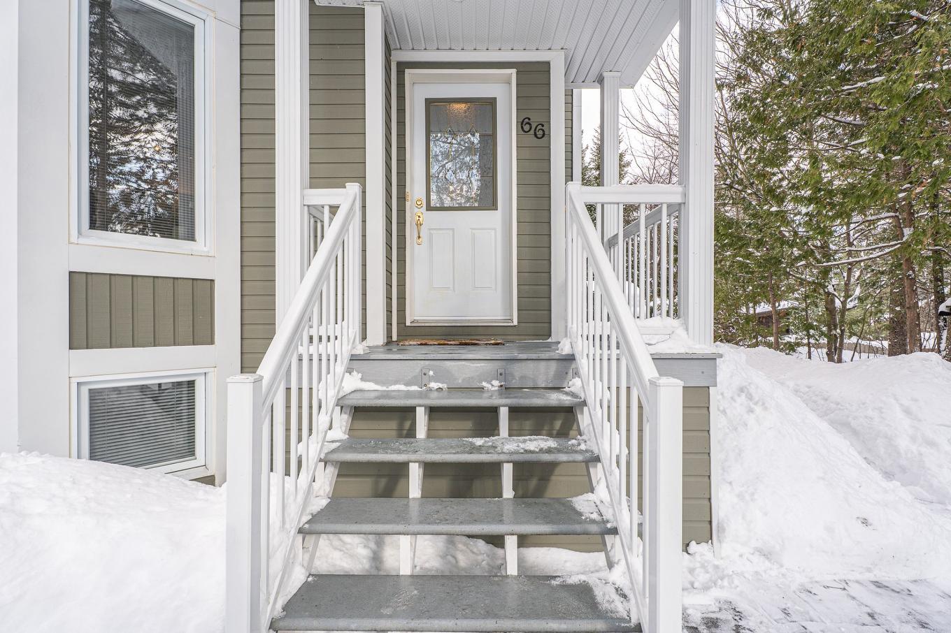 Façade - 66 Av. Turcot, Saint-Sauveur, QC - Outdoor