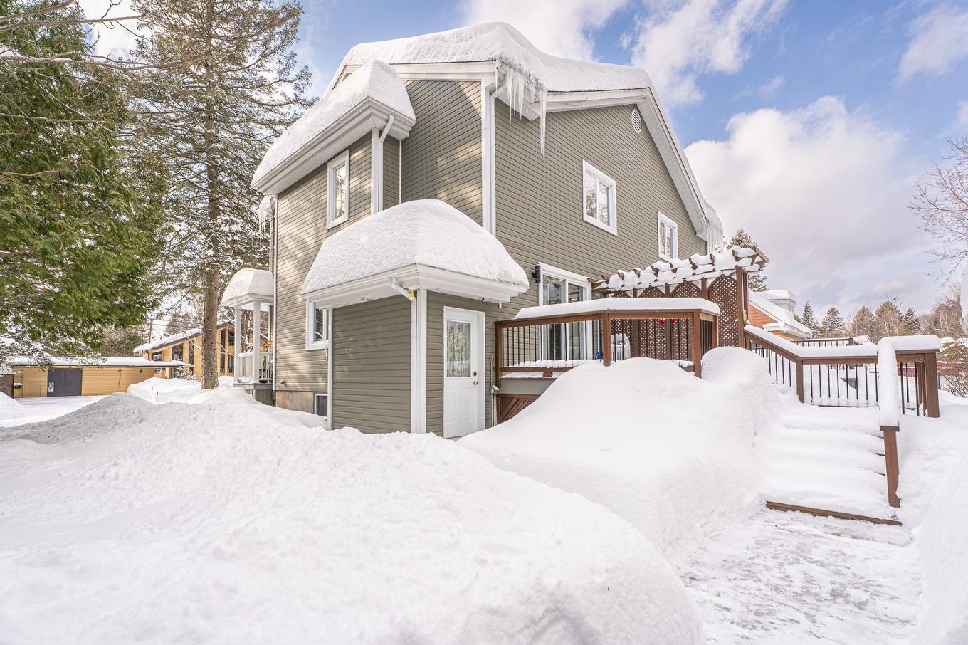 Face arrière - 66 Av. Turcot, Saint-Sauveur, QC - Outdoor