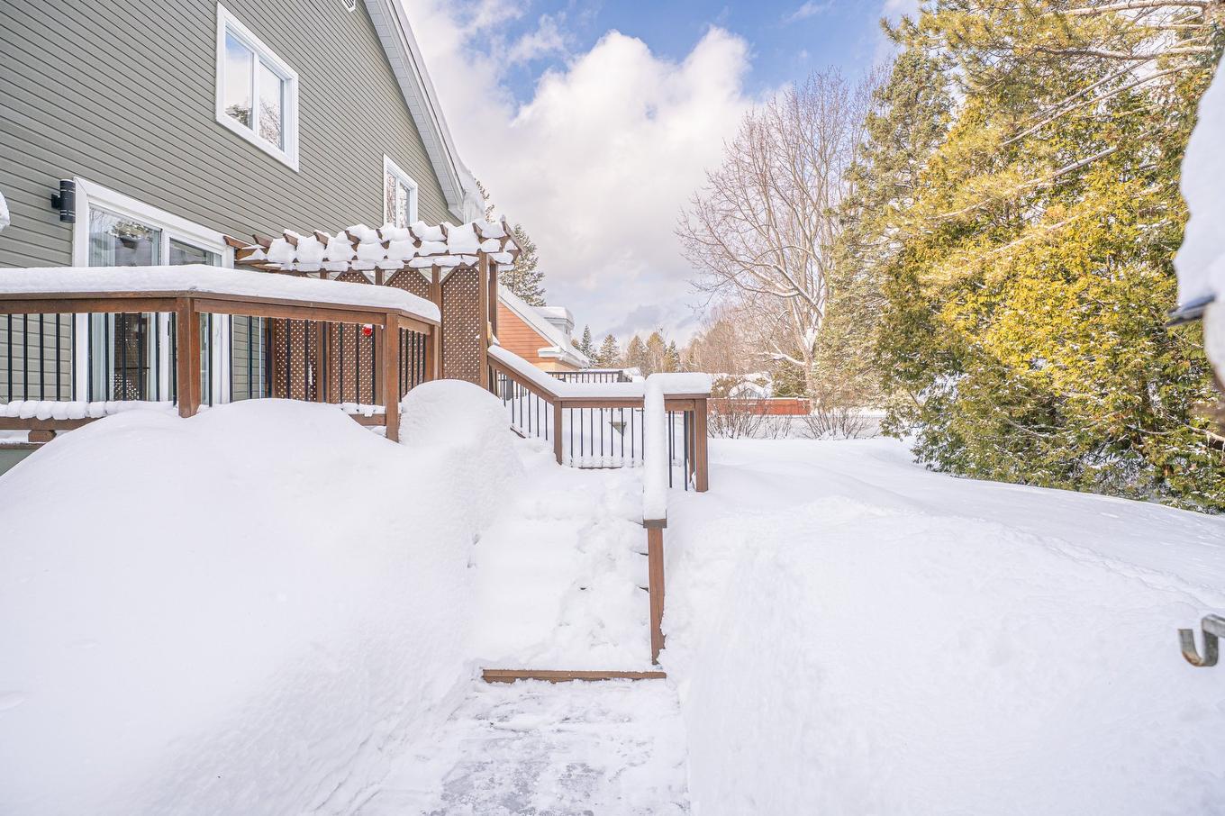 Balcon - 66 Av. Turcot, Saint-Sauveur, QC - Outdoor