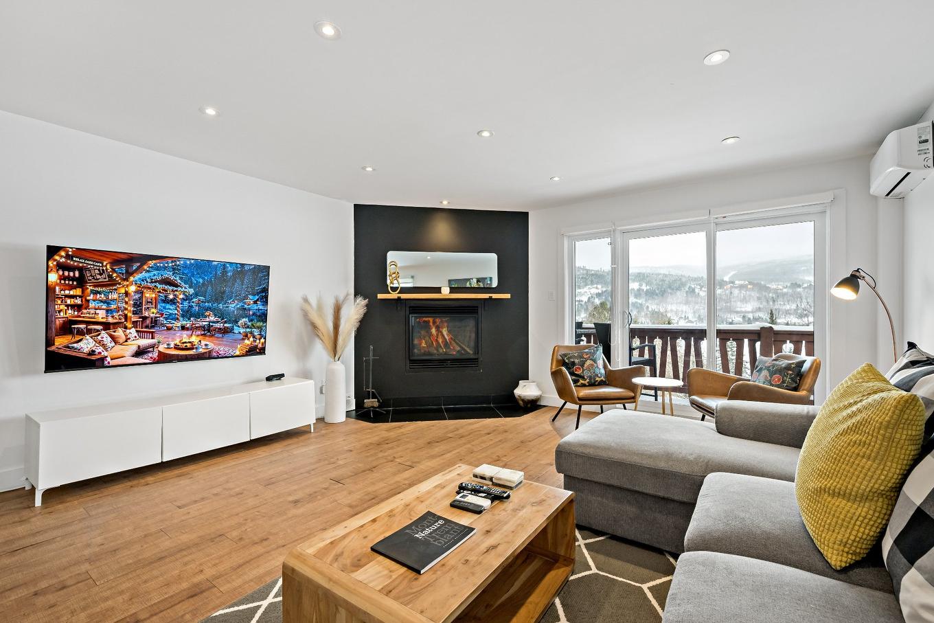 Salon - 464-140 Rue Cuttle, Mont-Tremblant, QC - Indoor Photo Showing Living Room