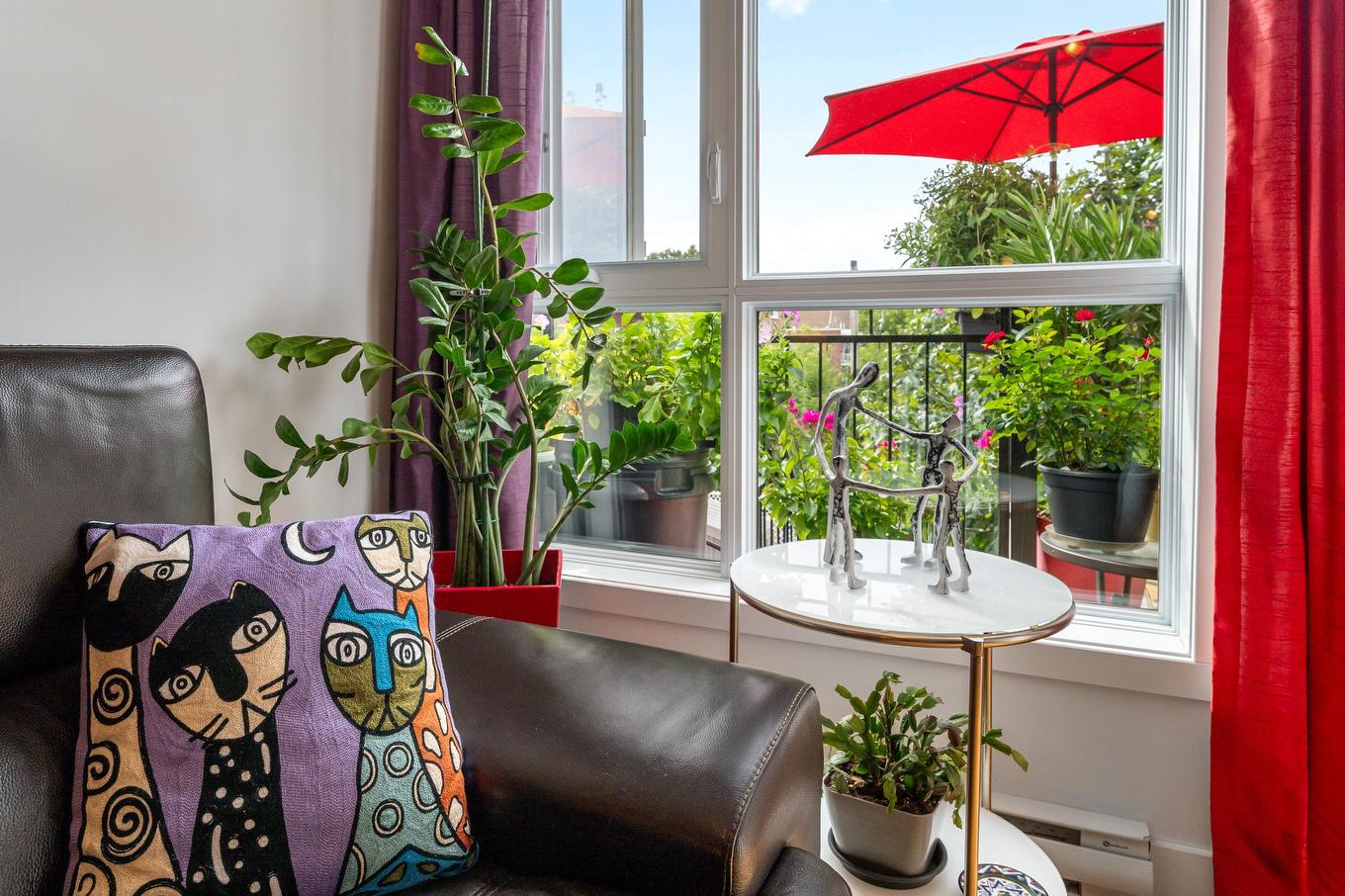 Salon - 401-3555 Rue De Rouen, Montréal (Mercier/Hochelaga-Maisonneuve), QC - Indoor Photo Showing Other Room