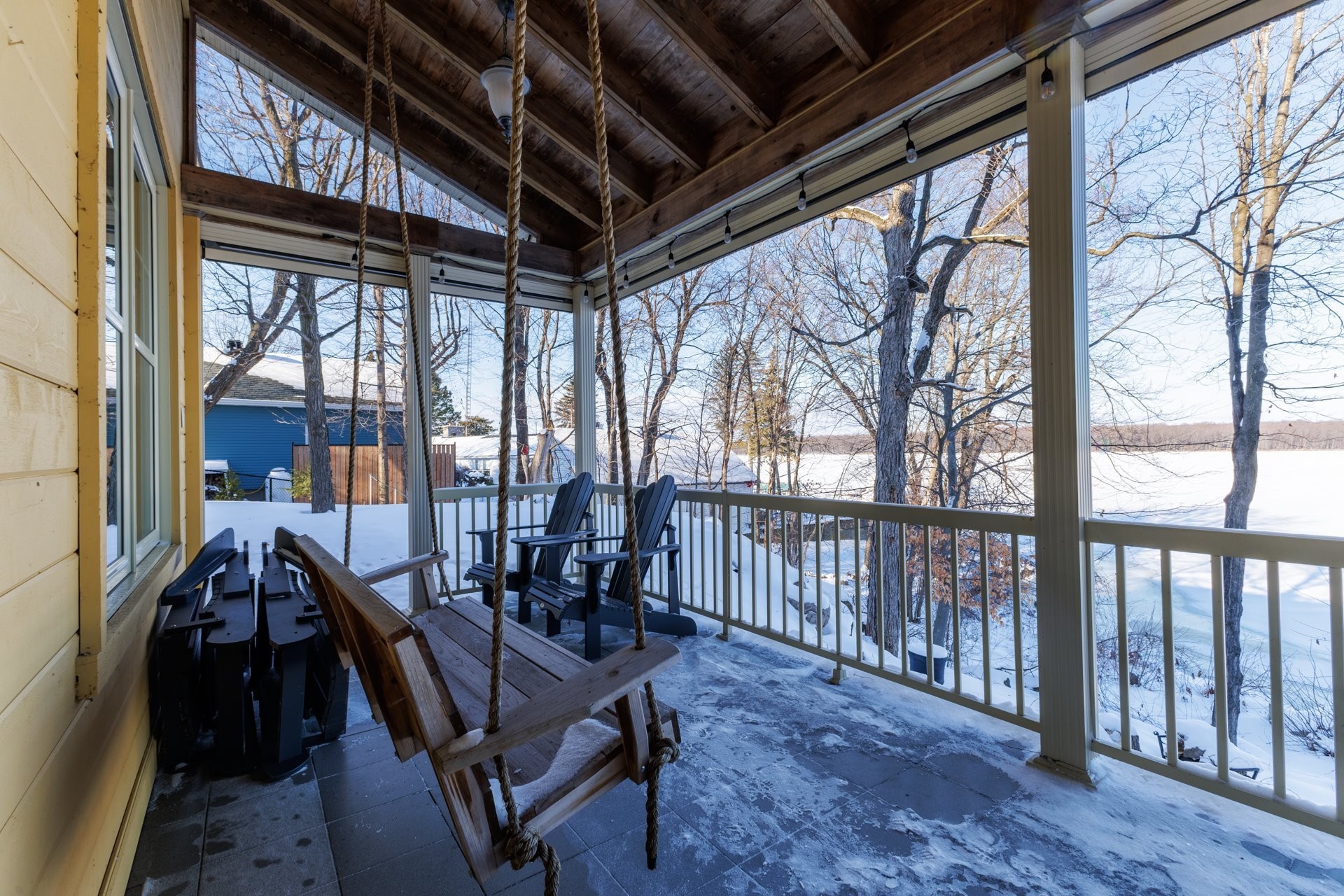 Véranda - 243 Rue Létourneau, Rigaud, QC - With Exterior