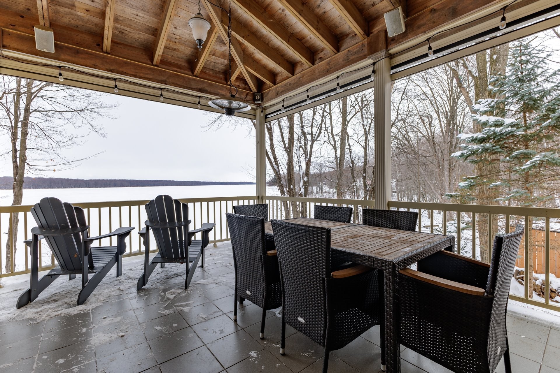 Vue sur l'eau - 243 Rue Létourneau, Rigaud, QC -