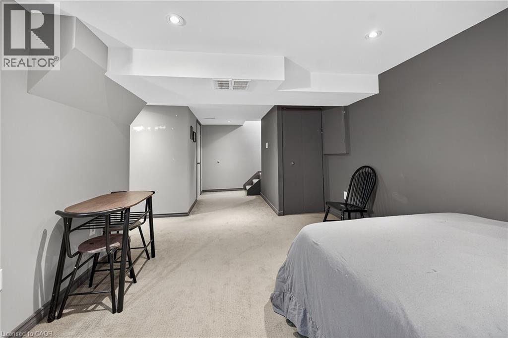 211 Birchcliffe Crescent, Hamilton, ON - Indoor