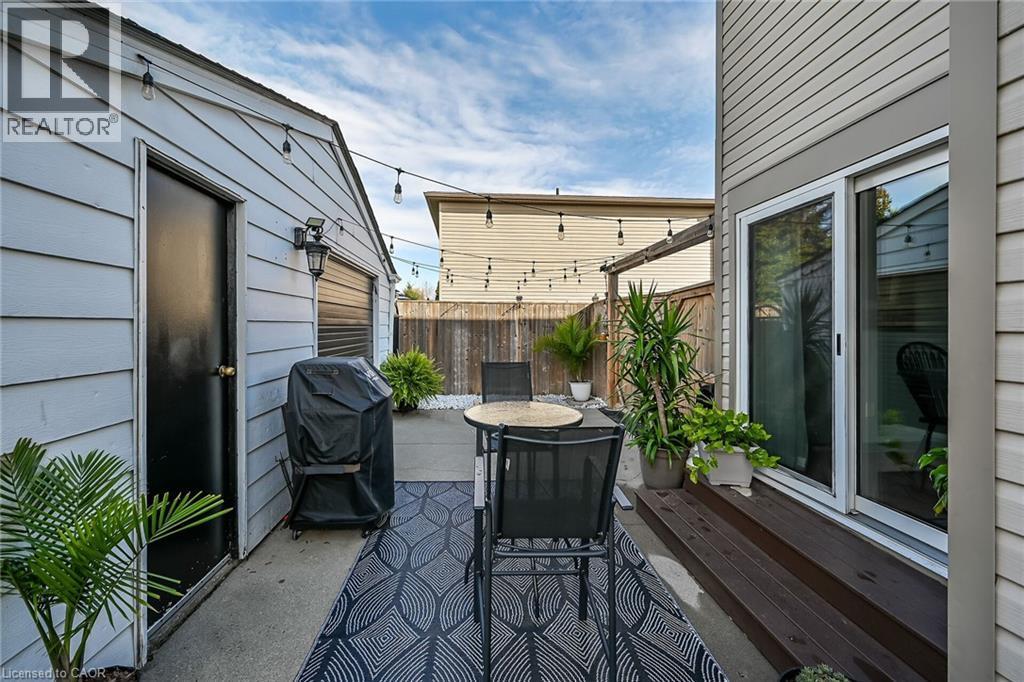 211 Birchcliffe Crescent, Hamilton, ON - Outdoor With Deck Patio Veranda With Exterior