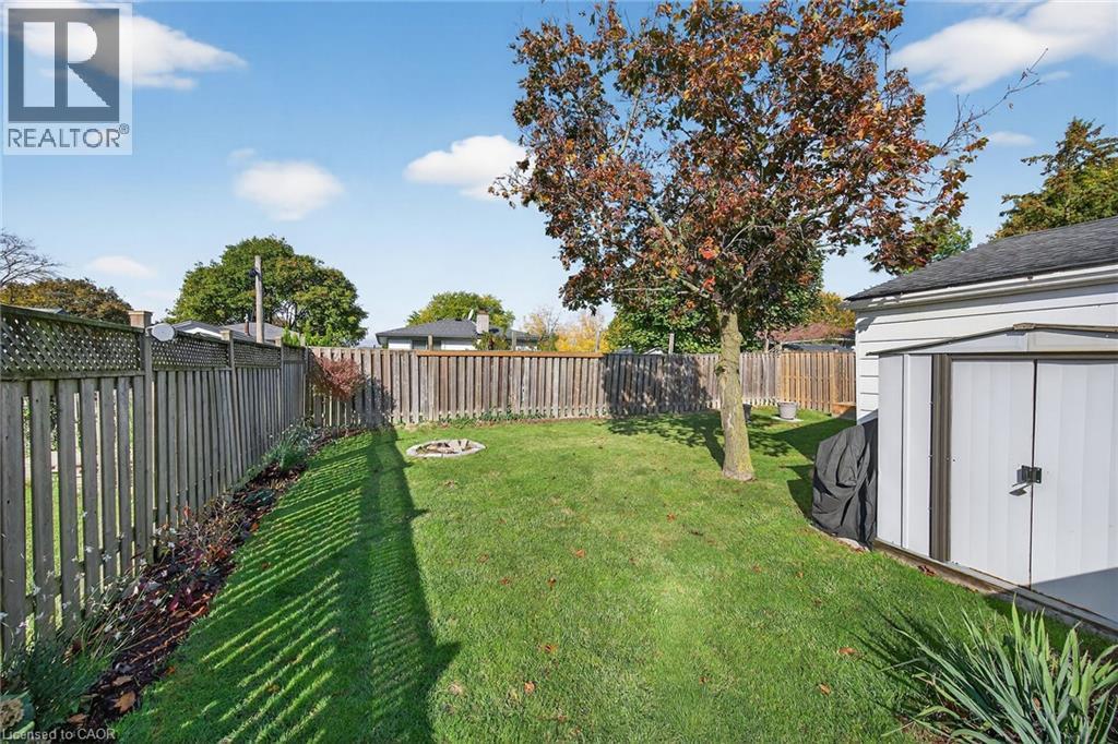 211 Birchcliffe Crescent, Hamilton, ON - Outdoor With Backyard