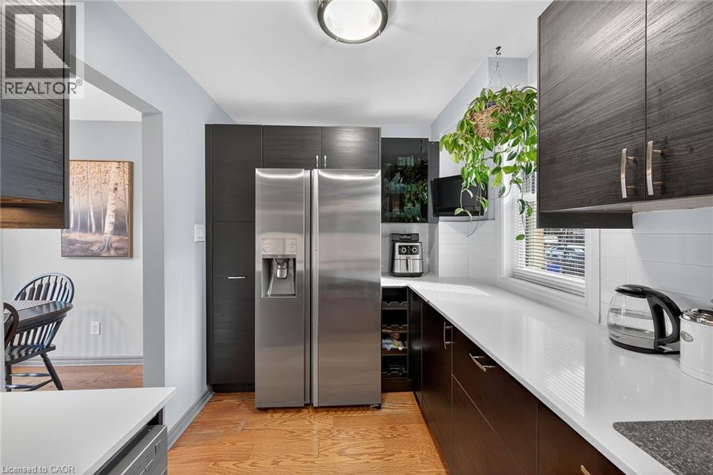 211 Birchcliffe Crescent, Hamilton, ON - Indoor Photo Showing Kitchen With Stainless Steel Kitchen
