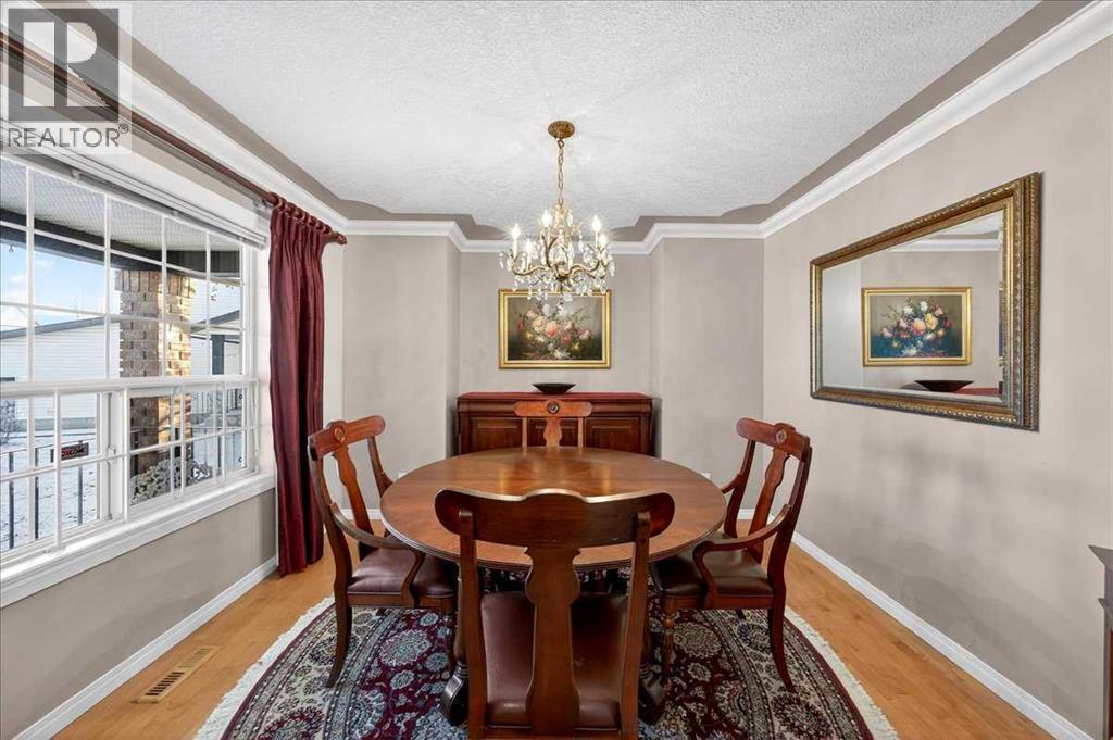 206 Cougarstone Circle Sw, Calgary, AB - Indoor Photo Showing Dining Room