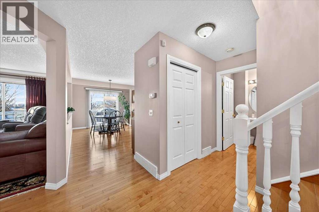 206 Cougarstone Circle Sw, Calgary, AB - Indoor Photo Showing Other Room