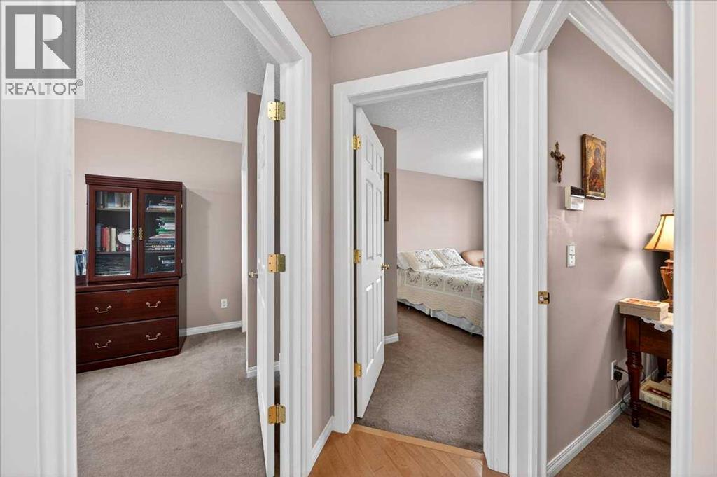 206 Cougarstone Circle Sw, Calgary, AB - Indoor