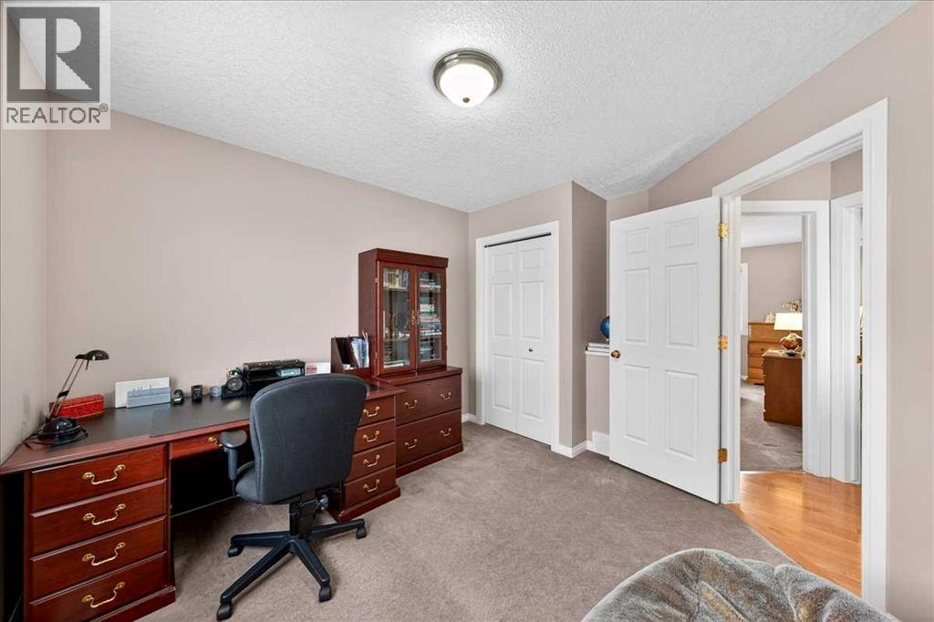 206 Cougarstone Circle Sw, Calgary, AB - Indoor Photo Showing Office
