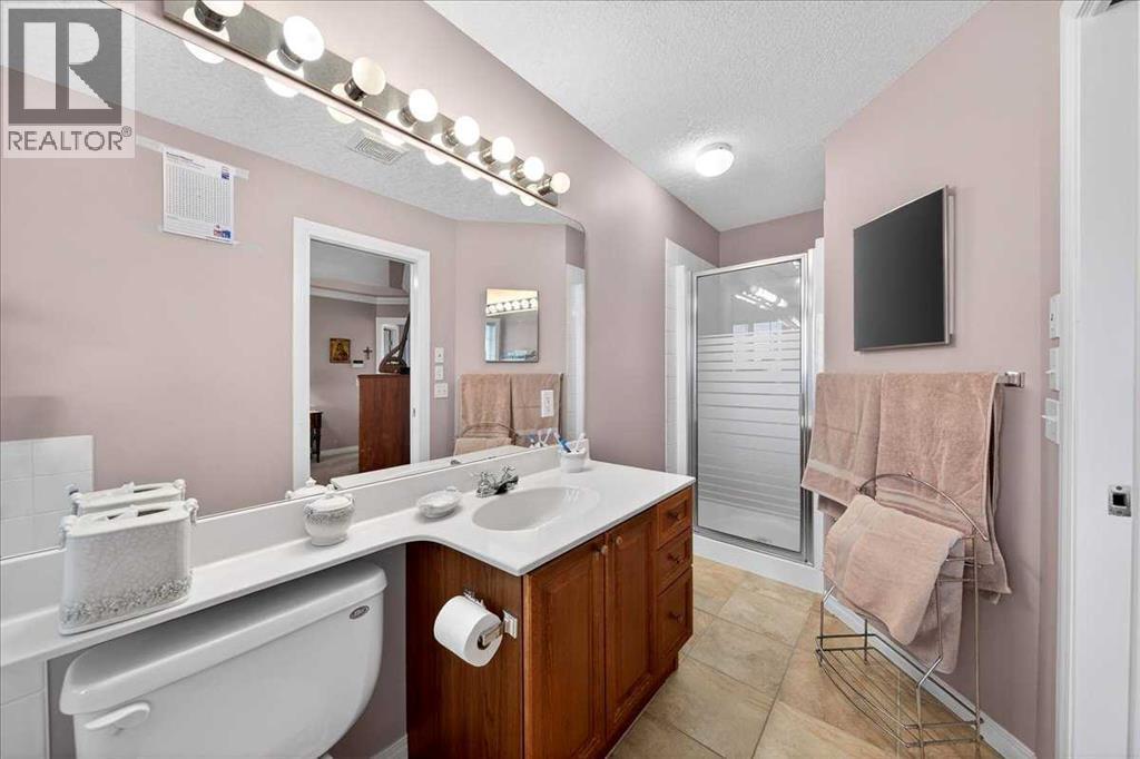 206 Cougarstone Circle Sw, Calgary, AB - Indoor Photo Showing Bathroom