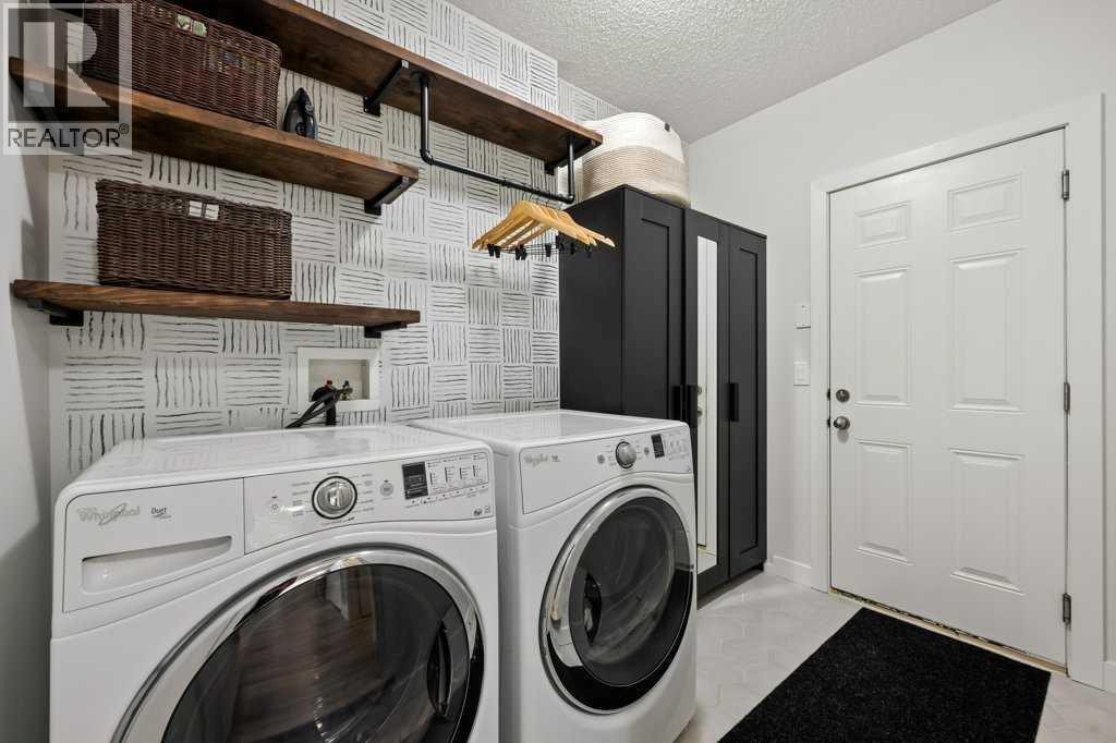 141 Lavender Link, Chestermere, AB - Indoor Photo Showing Laundry Room