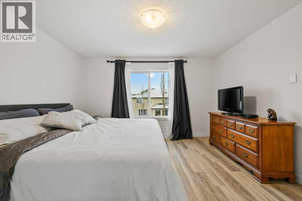 141 Lavender Link, Chestermere, AB - Indoor Photo Showing Bedroom