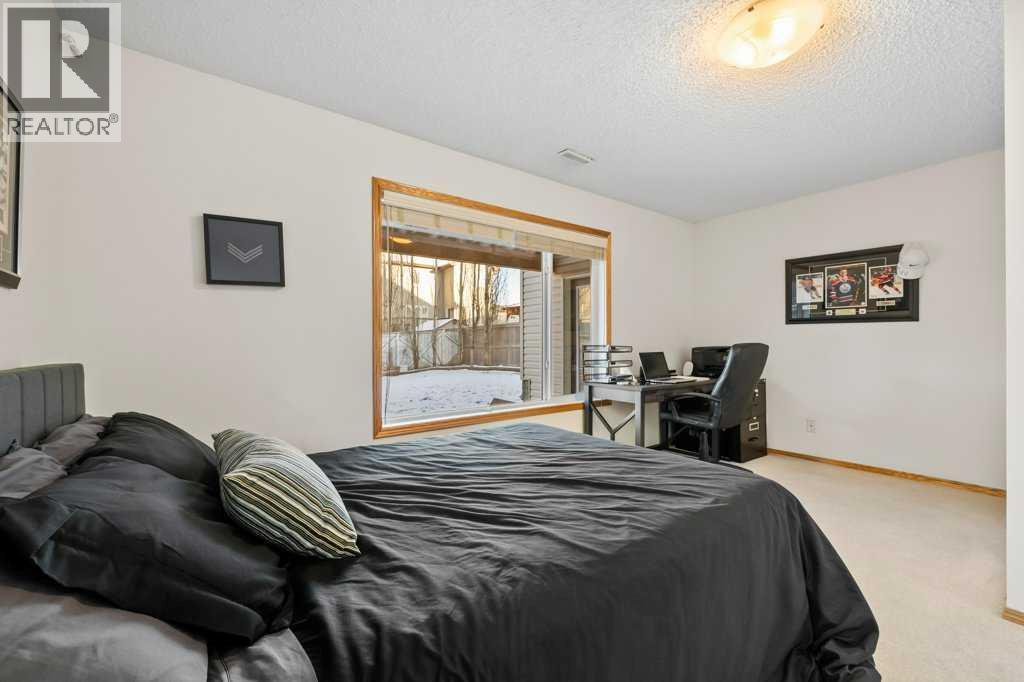 141 Lavender Link, Chestermere, AB - Indoor Photo Showing Bedroom