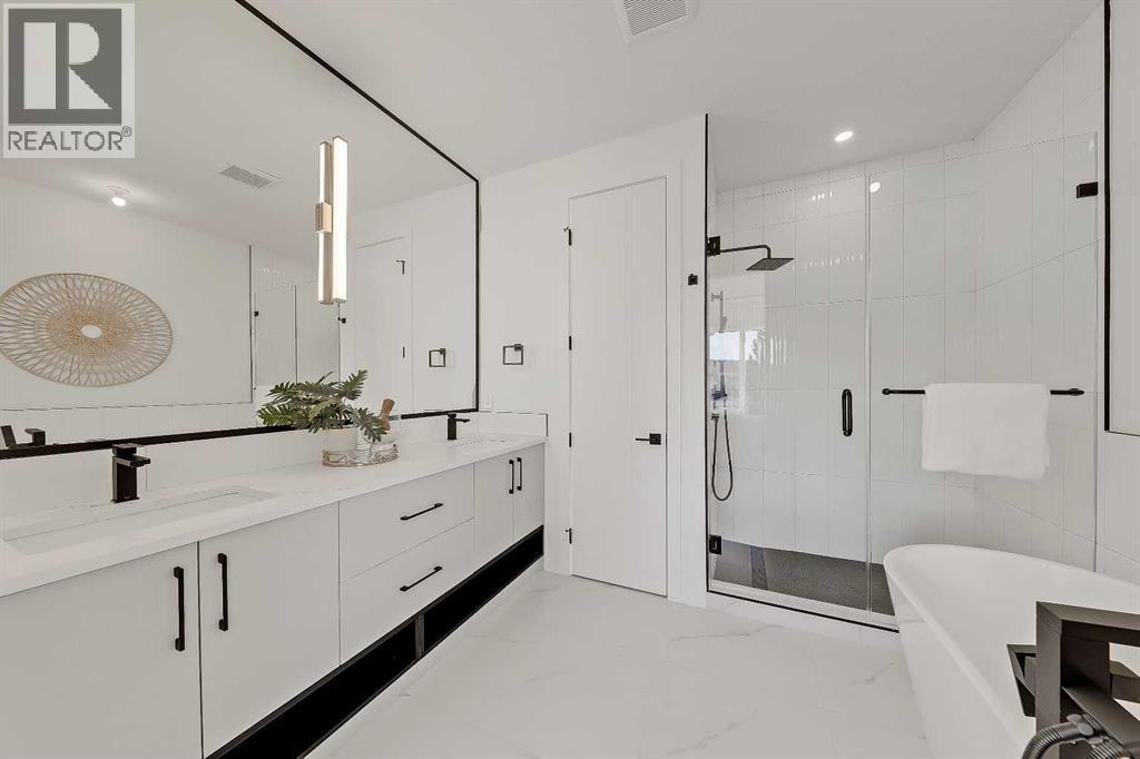 8136 47 Avenue Nw, Calgary, AB - Indoor