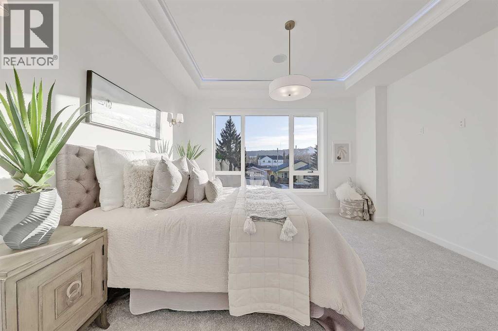 8136 47 Avenue Nw, Calgary, AB - Indoor Photo Showing Bedroom