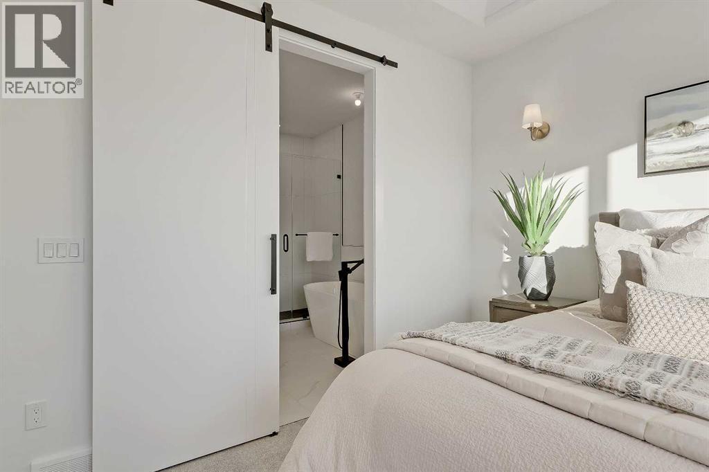 8136 47 Avenue Nw, Calgary, AB - Indoor Photo Showing Bedroom