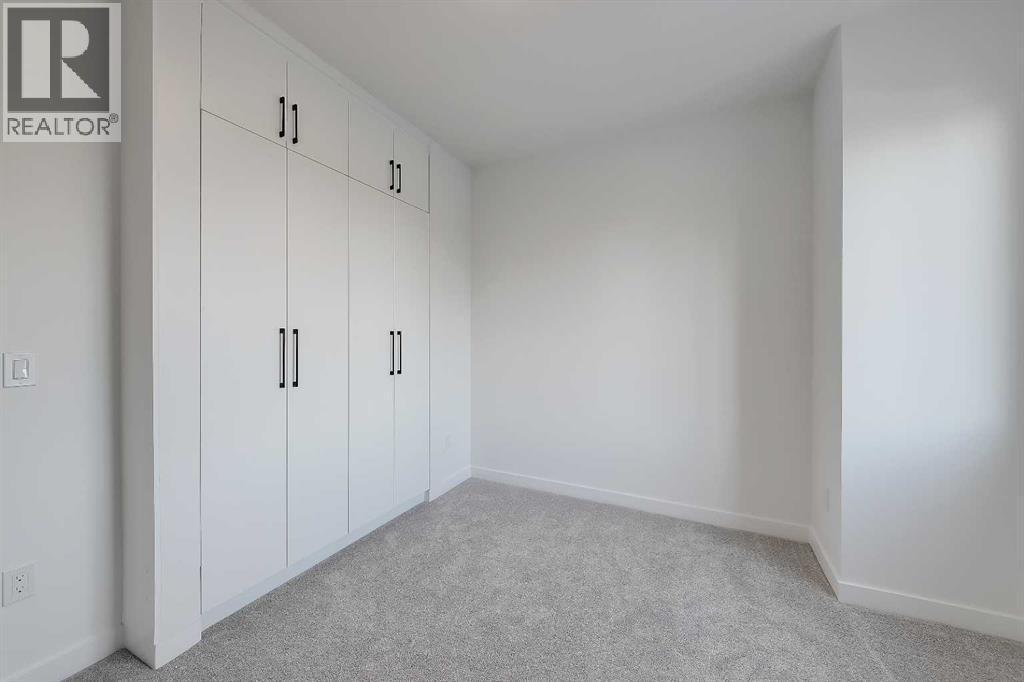 8136 47 Avenue Nw, Calgary, AB - Indoor Photo Showing Other Room