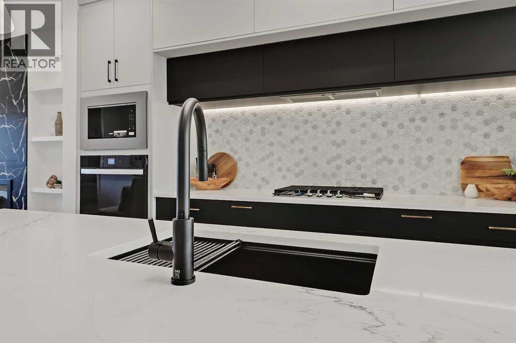 8136 47 Avenue Nw, Calgary, AB - Indoor