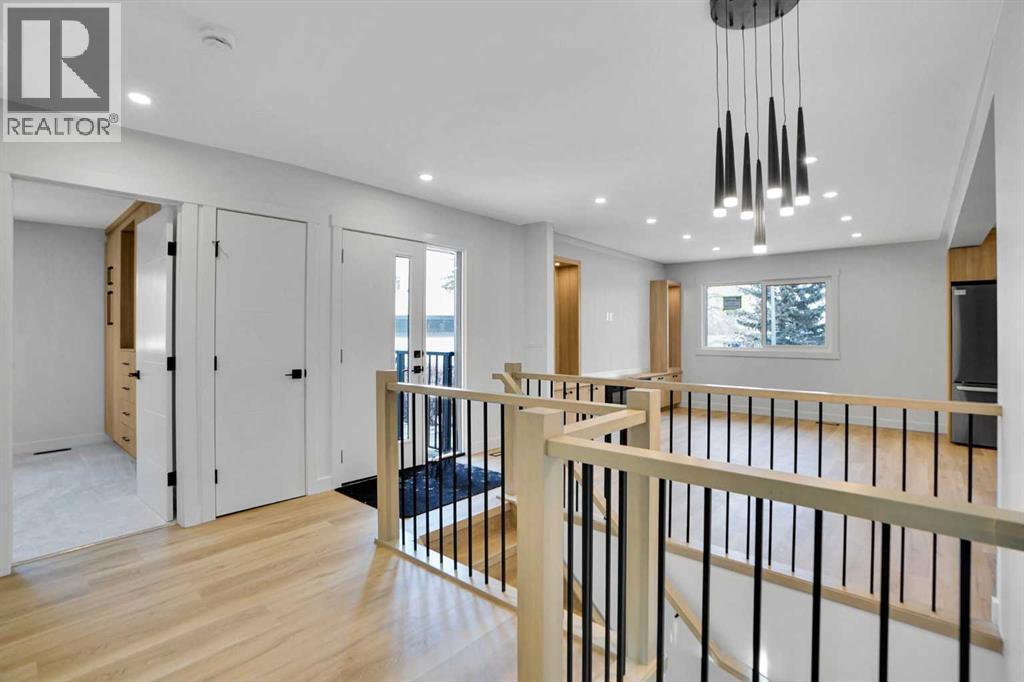 77 Ferncliff Crescent Se, Calgary, AB - Indoor Photo Showing Other Room