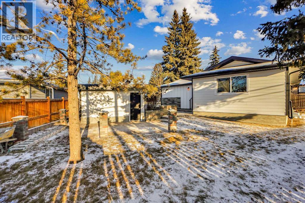 77 Ferncliff Crescent Se, Calgary, AB - Outdoor