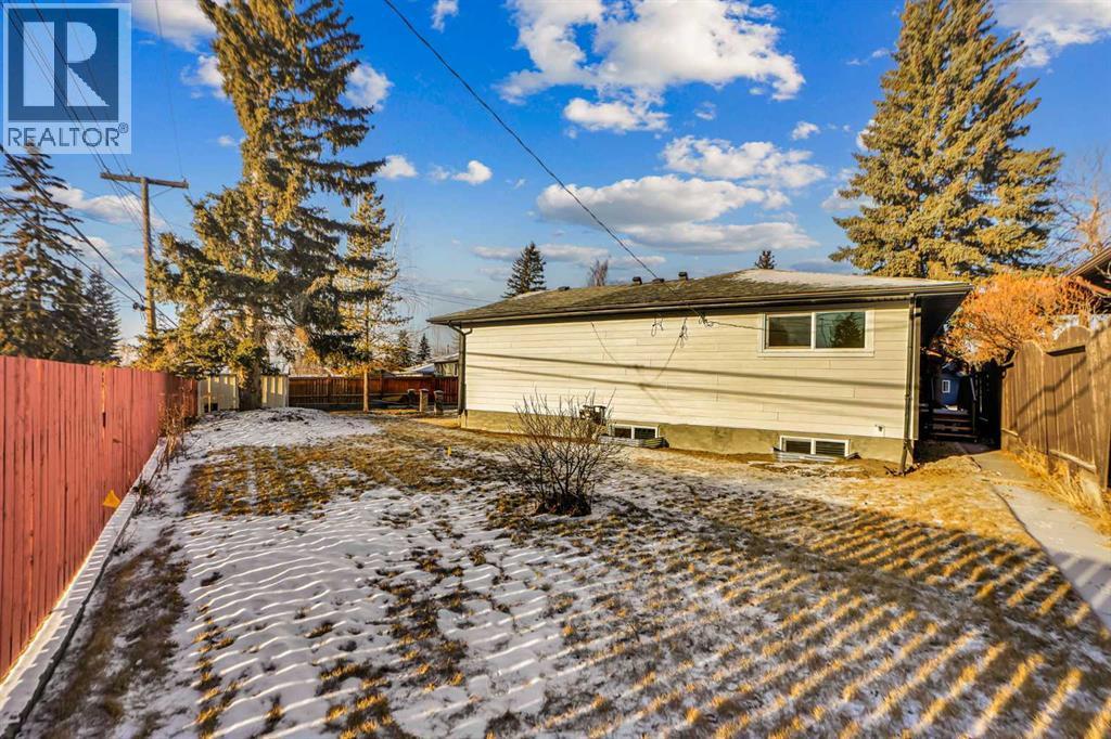 77 Ferncliff Crescent Se, Calgary, AB - Outdoor
