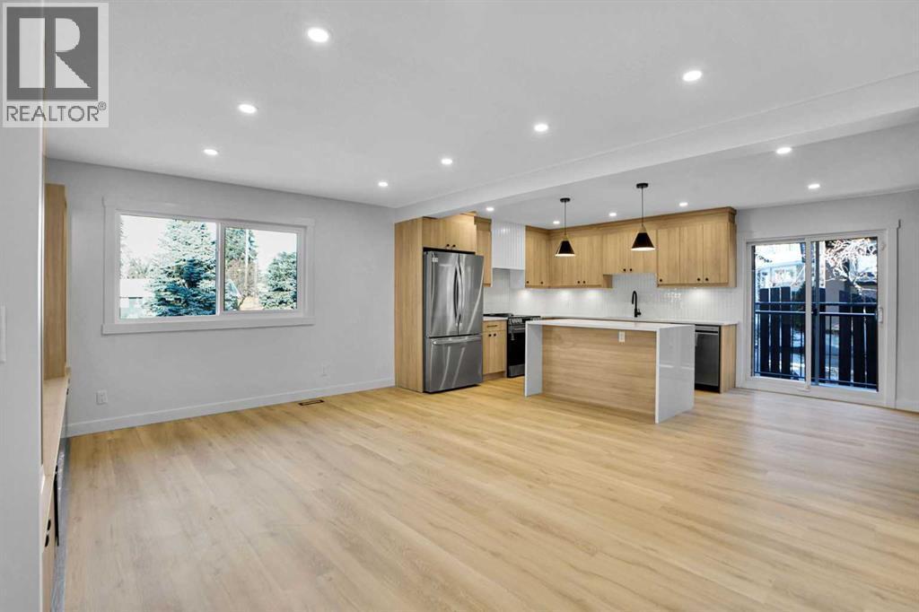 77 Ferncliff Crescent Se, Calgary, AB - Indoor Photo Showing Kitchen