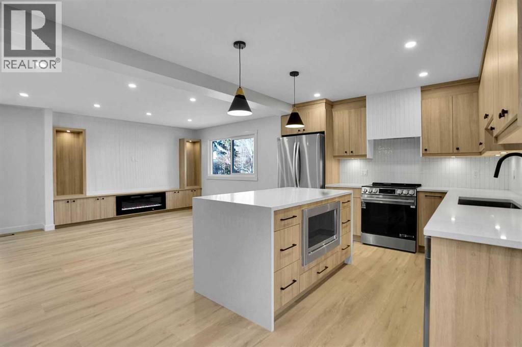 77 Ferncliff Crescent Se, Calgary, AB - Indoor Photo Showing Kitchen With Upgraded Kitchen