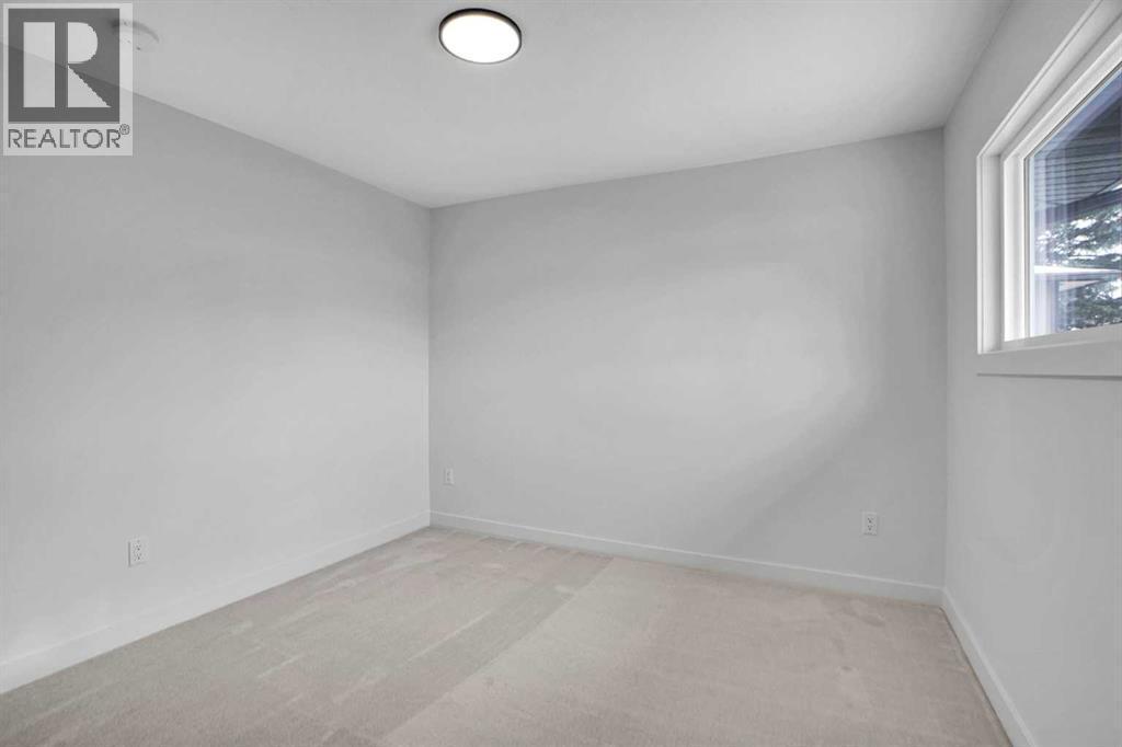77 Ferncliff Crescent Se, Calgary, AB - Indoor Photo Showing Other Room