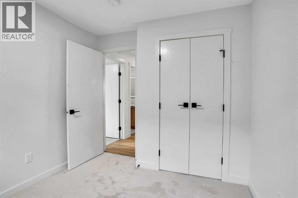 77 Ferncliff Crescent Se, Calgary, AB - Indoor Photo Showing Other Room