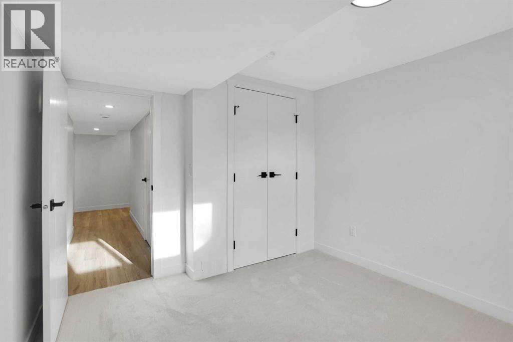 77 Ferncliff Crescent Se, Calgary, AB - Indoor Photo Showing Other Room