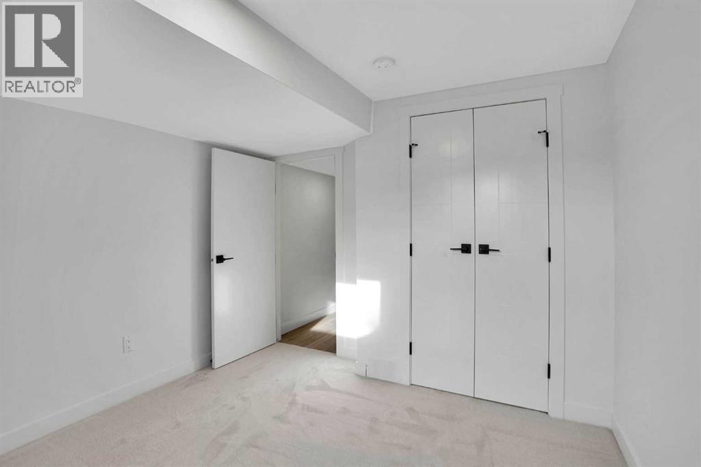 77 Ferncliff Crescent Se, Calgary, AB - Indoor Photo Showing Other Room