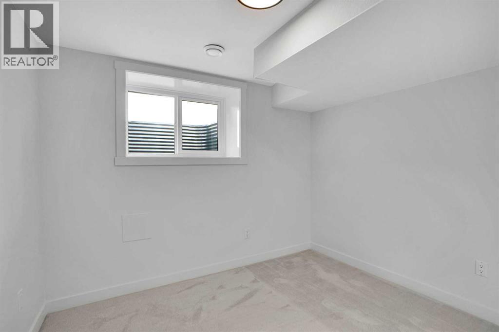 77 Ferncliff Crescent Se, Calgary, AB - Indoor Photo Showing Other Room