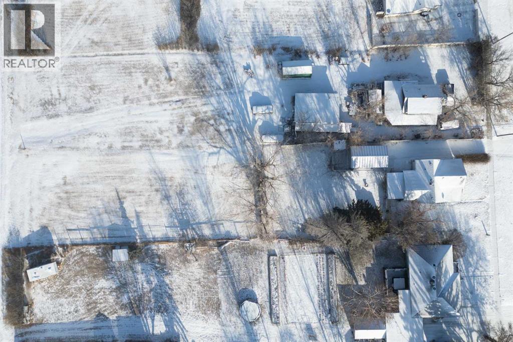 236 N 100 W, Raymond, AB - Outdoor