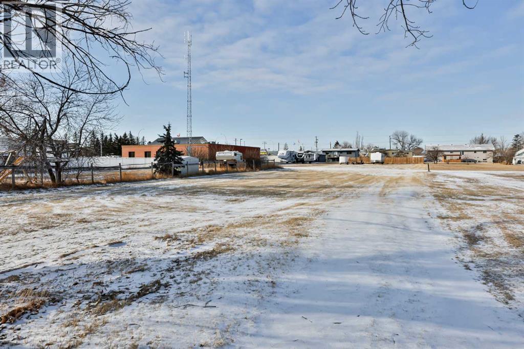 236 N 100 W, Raymond, AB - Outdoor With View